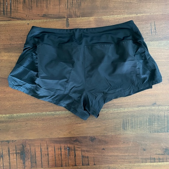 Nike running shorts - Picture 4 of 5